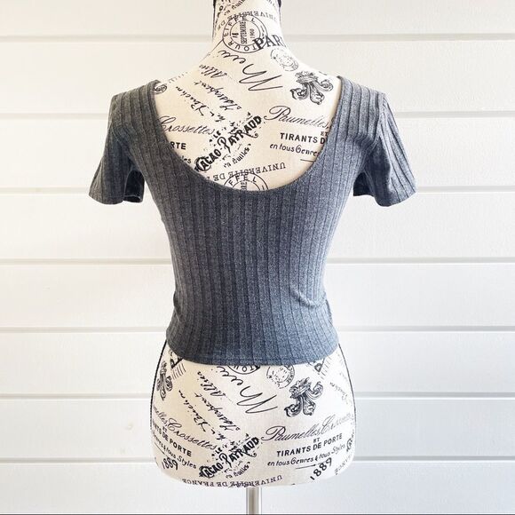 Hollister Womens Grey Ribbed Knit Square Neck Slim Fit Crop Tee Size Small - Picture 3 of 9